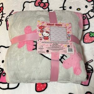 XOXO Grey Hello Kitty Full/Queen Size Plush Blanket